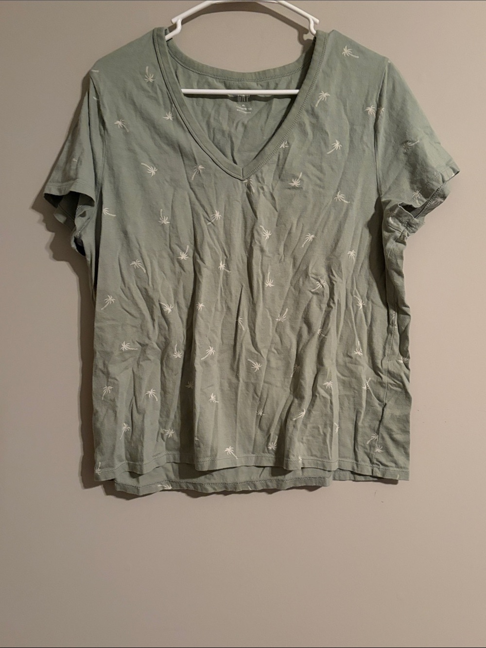 GAP Sage Green V-Neck Palm Print Tee